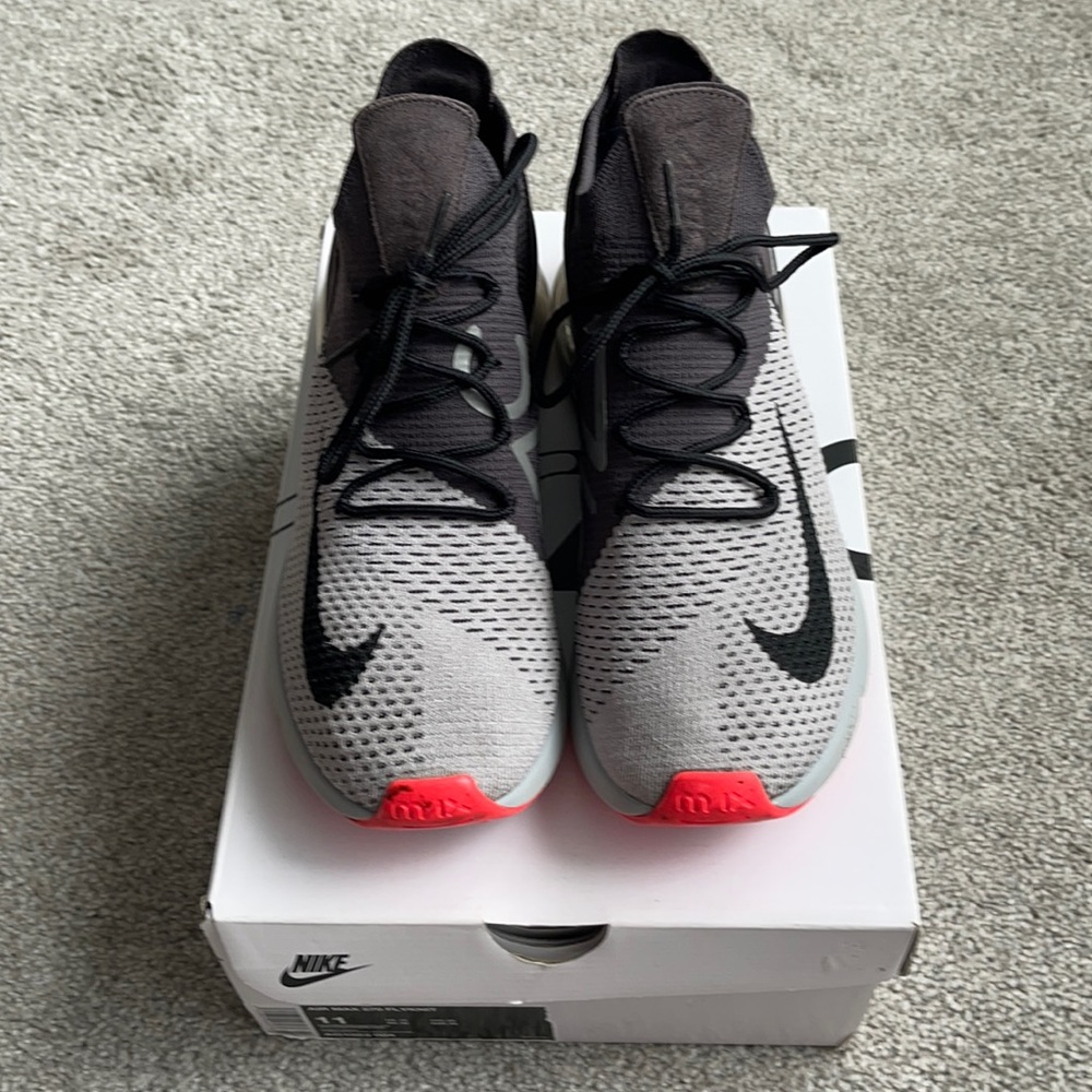 Nike Air Max 270 Flyknit